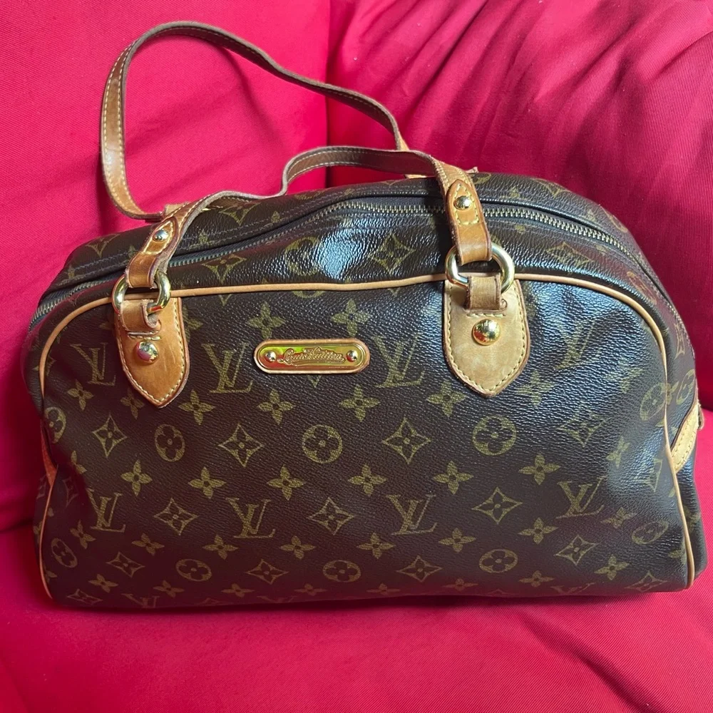 Louis Vuitton Monogram GM Shoulder Handbag - Picture 2 of 9